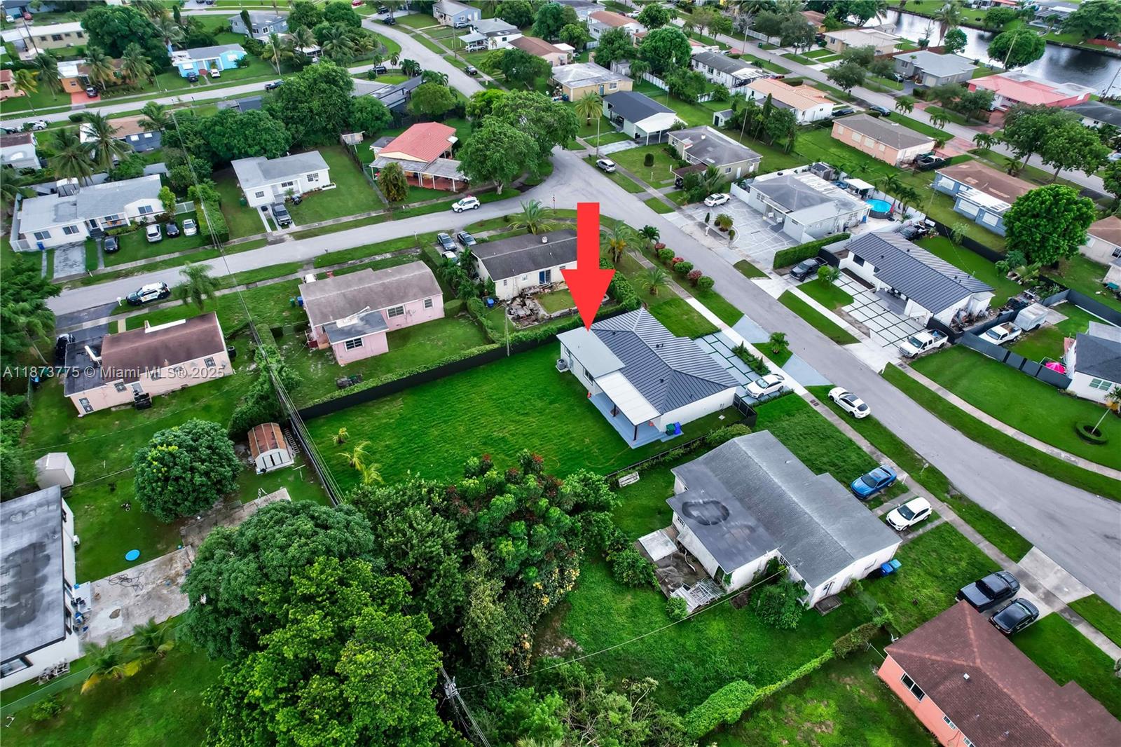 CRAVERO LAKE SHORE ESTATE - Residential