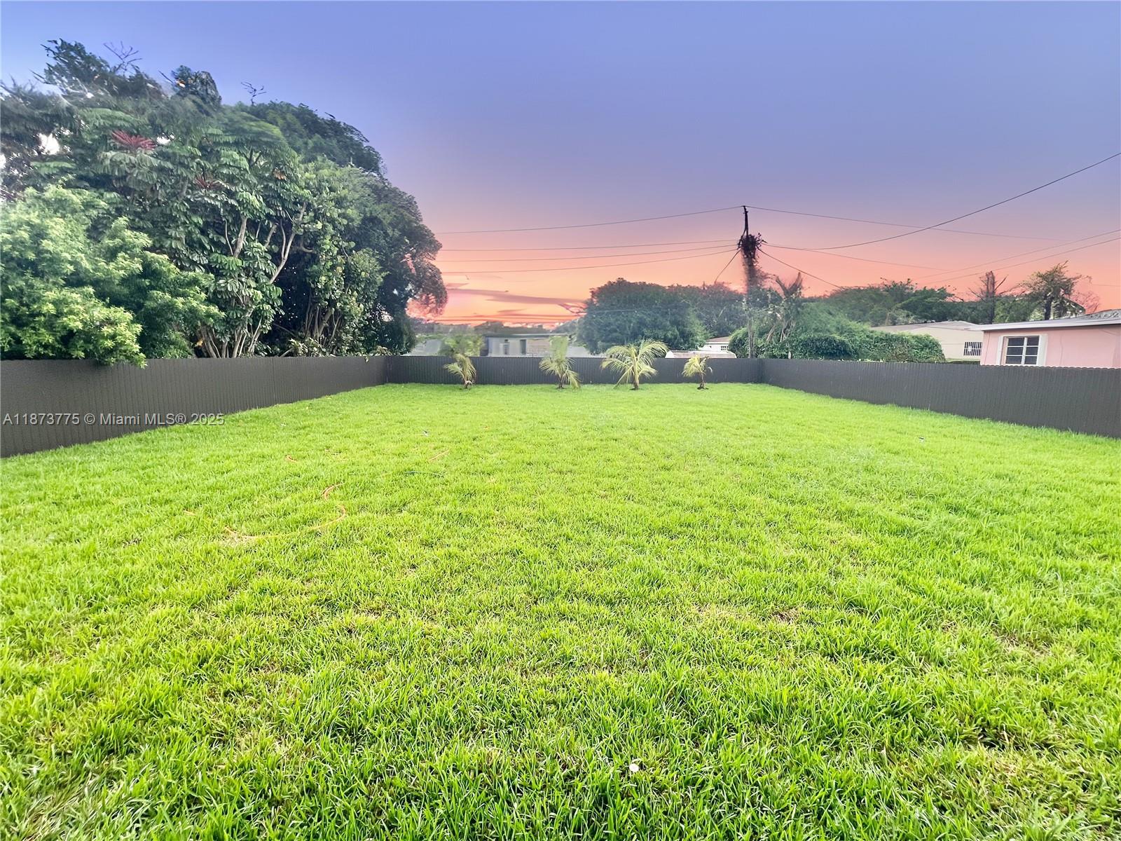 CRAVERO LAKE SHORE ESTATE - Residential