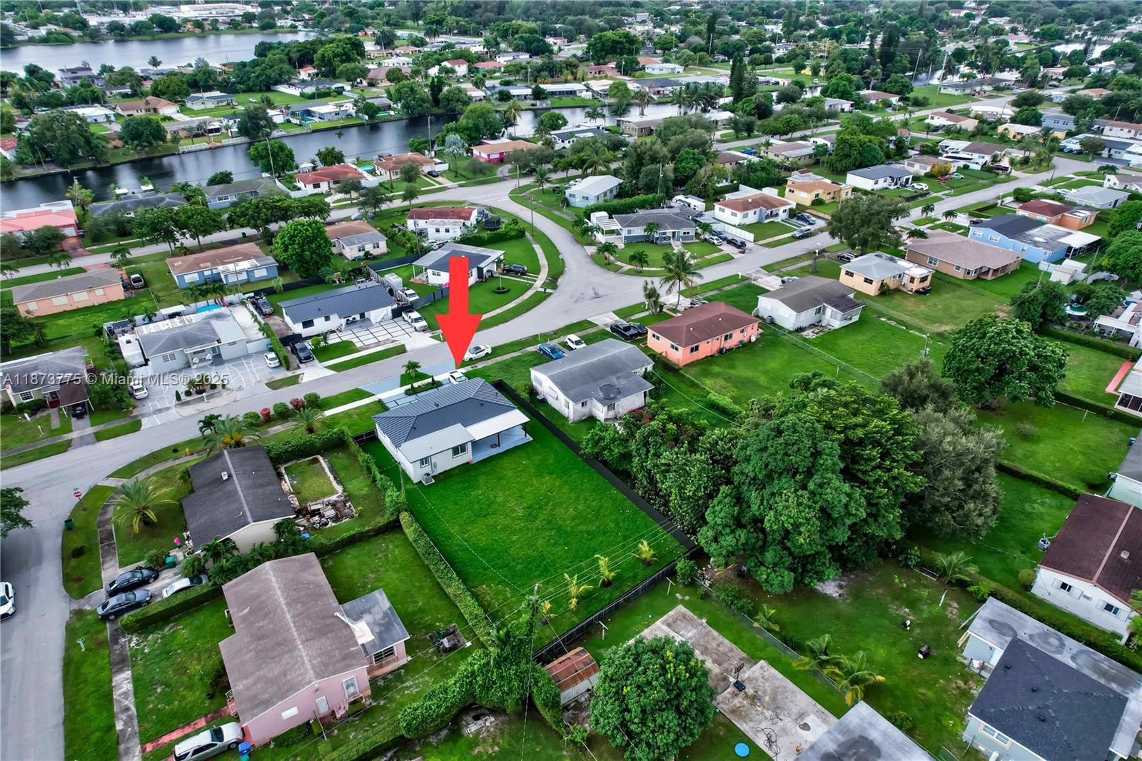 CRAVERO LAKE SHORE ESTATE - Residential