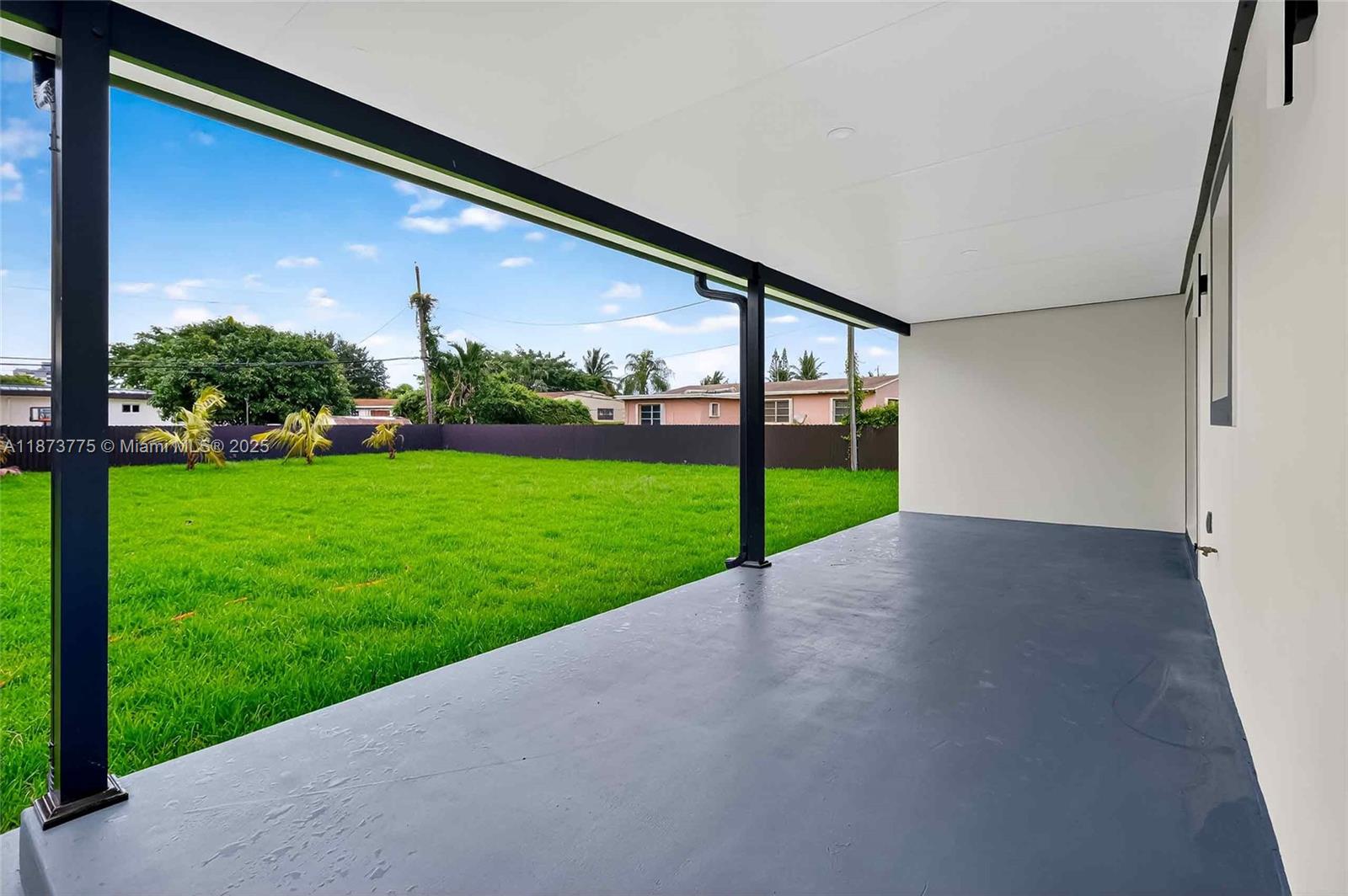 CRAVERO LAKE SHORE ESTATE - Residential