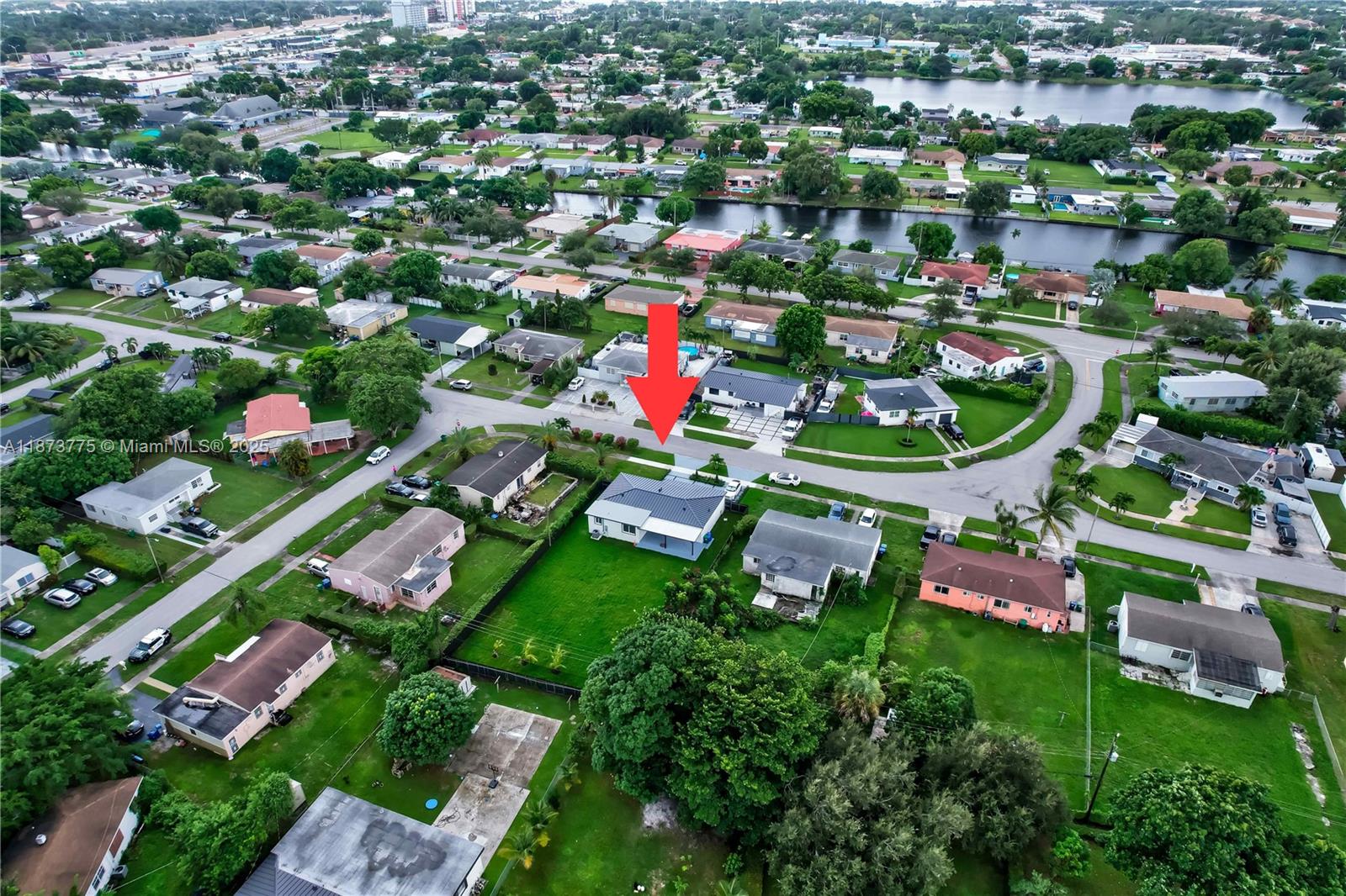 CRAVERO LAKE SHORE ESTATE - Residential