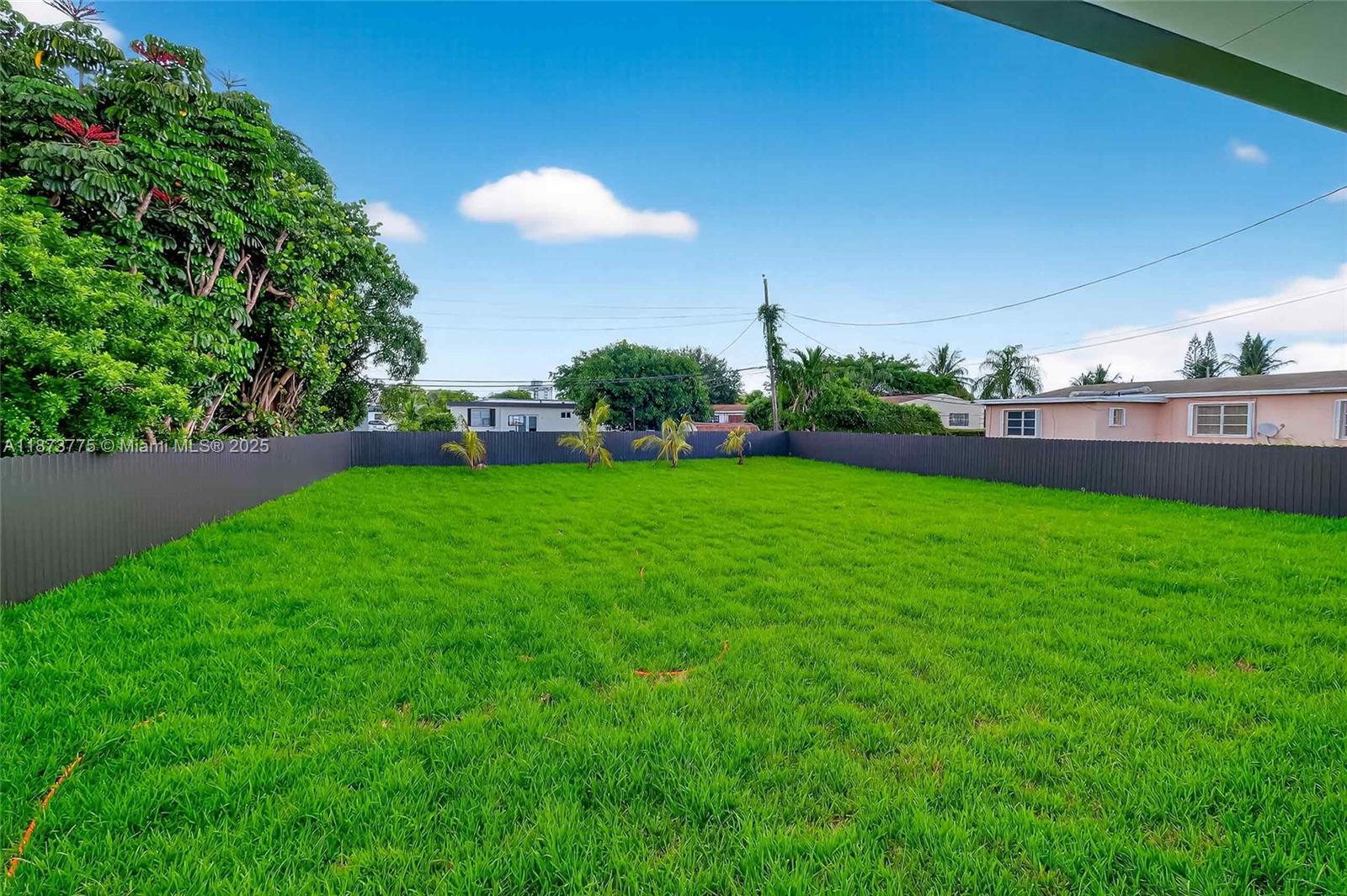 CRAVERO LAKE SHORE ESTATE - Residential