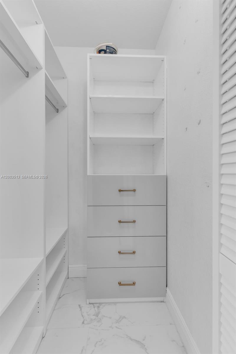 MANDARIN LAKES - Residential