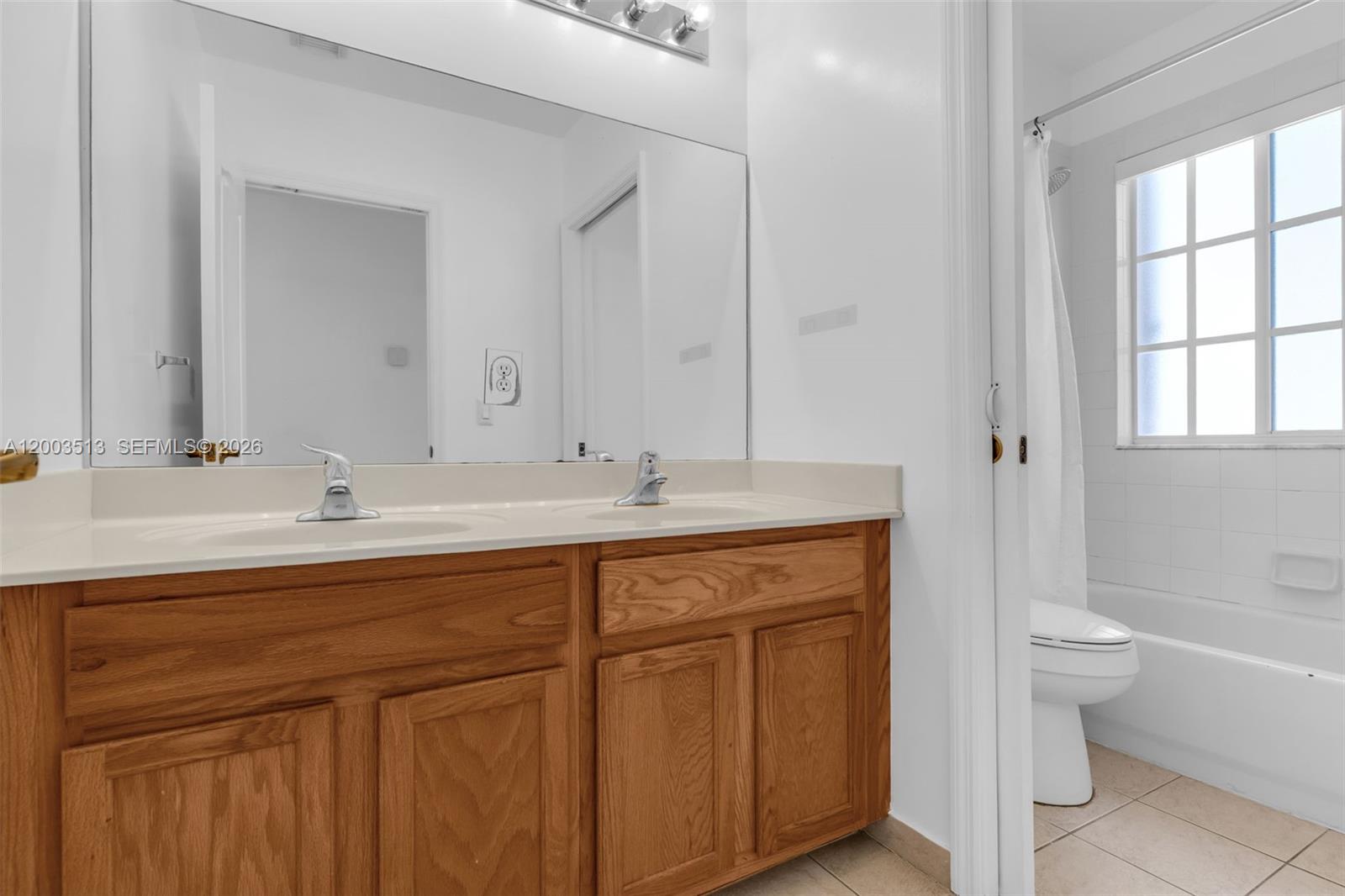 MANDARIN LAKES - Residential