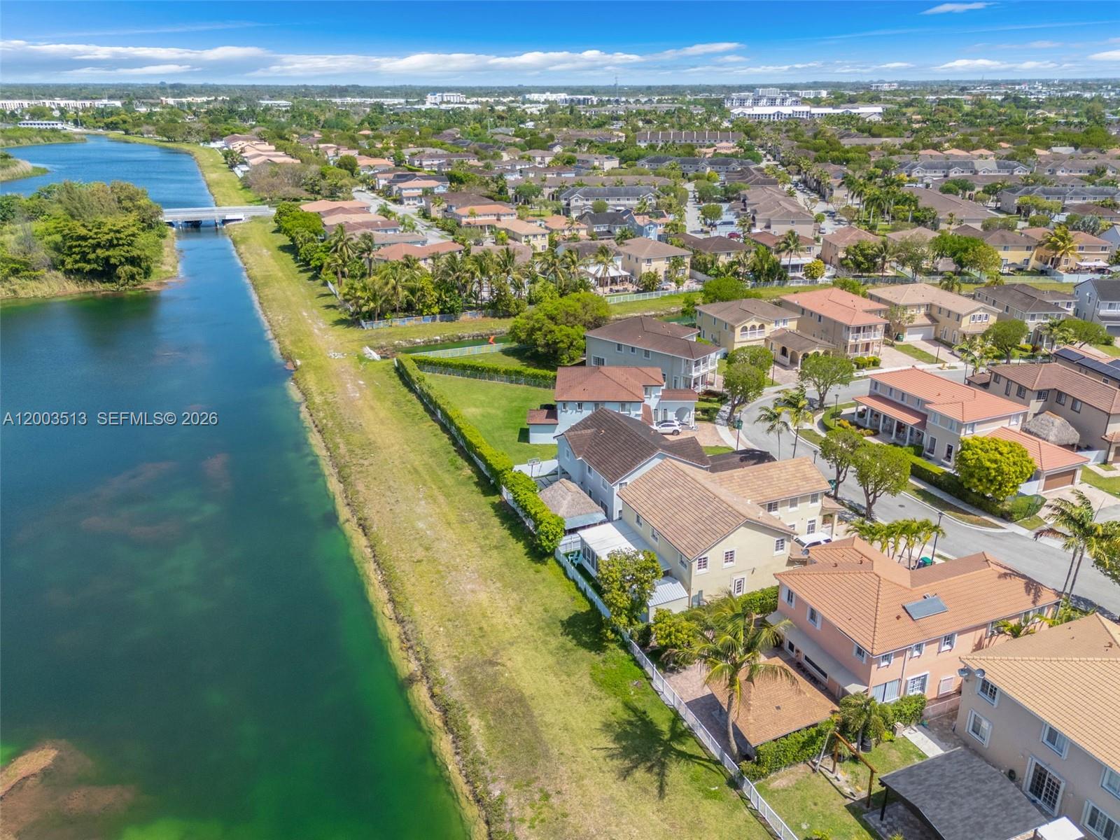 MANDARIN LAKES - Residential