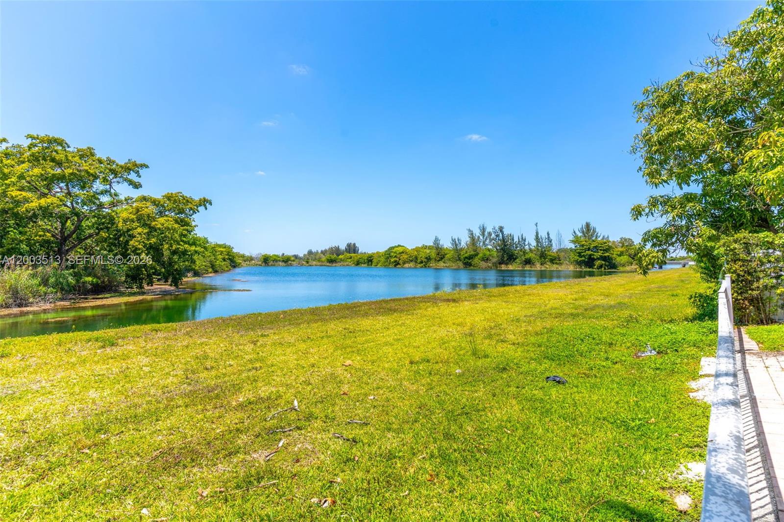 MANDARIN LAKES - Residential