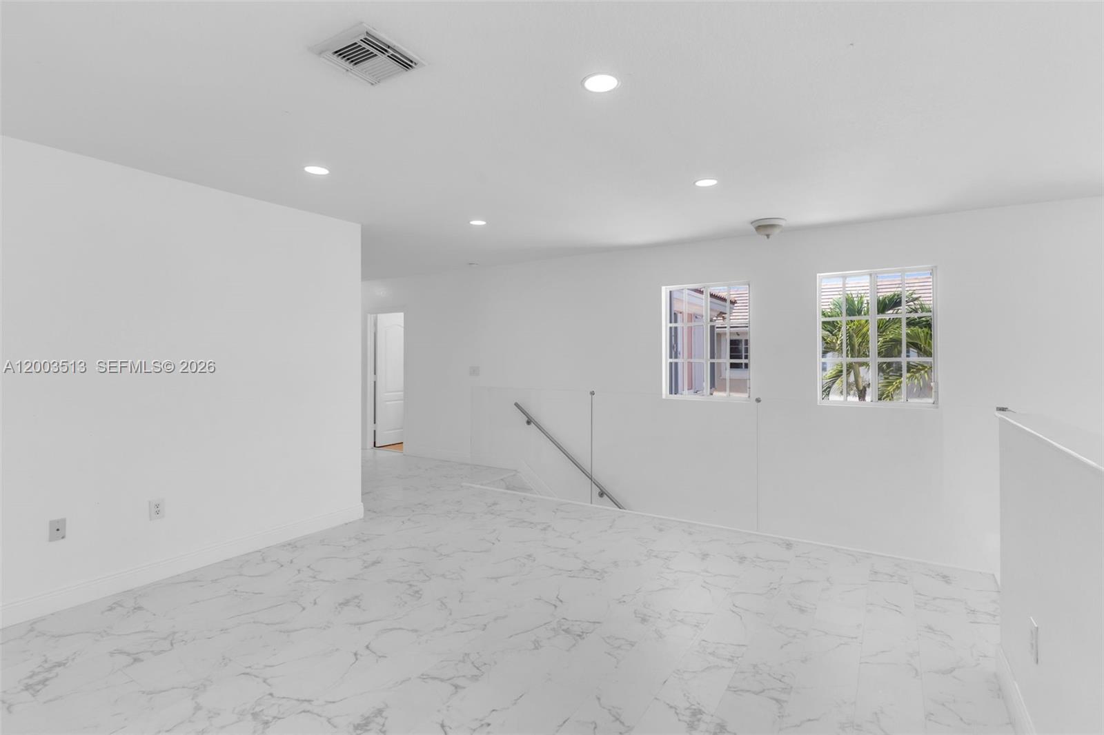 MANDARIN LAKES - Residential