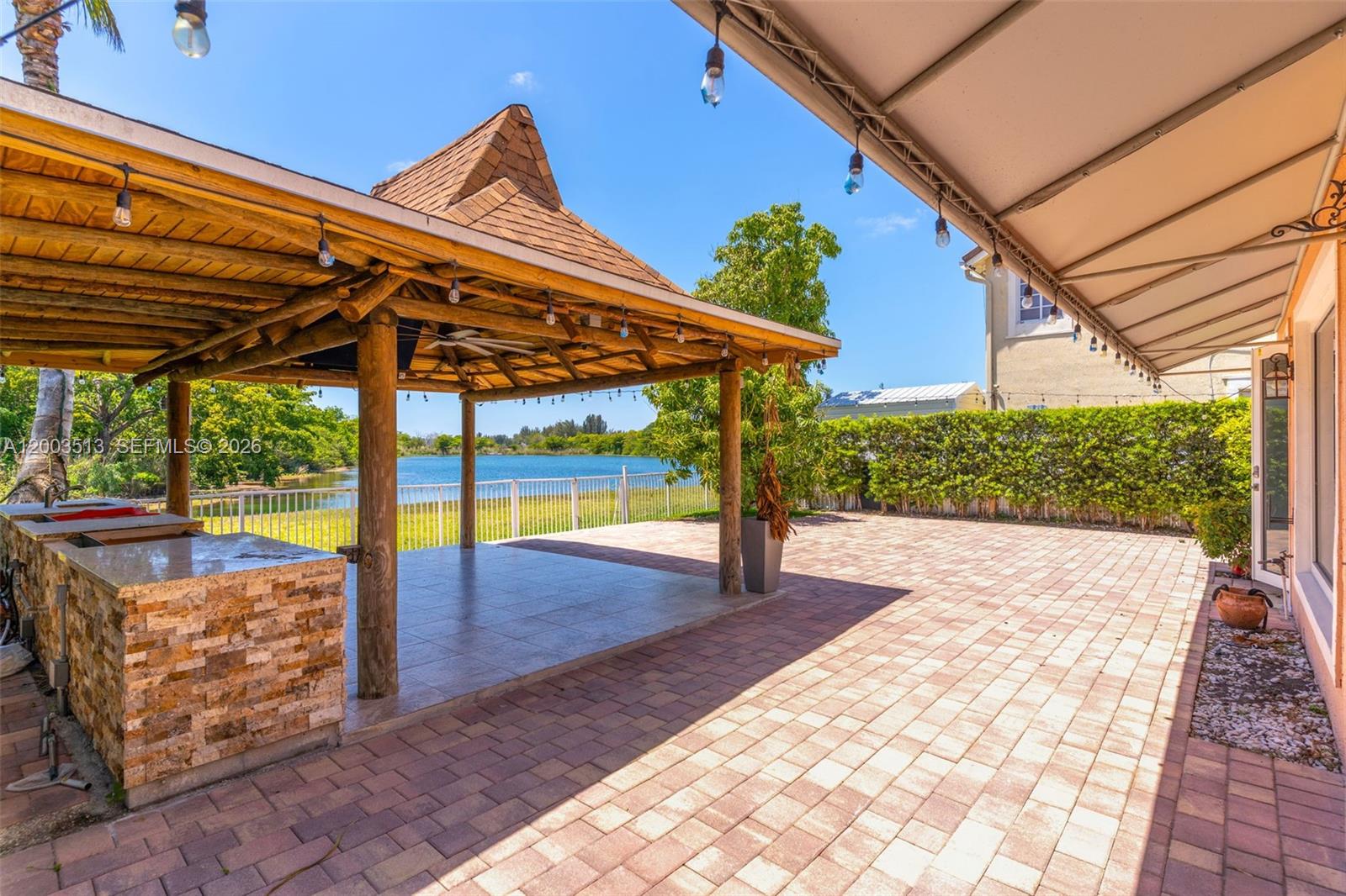 MANDARIN LAKES - Residential