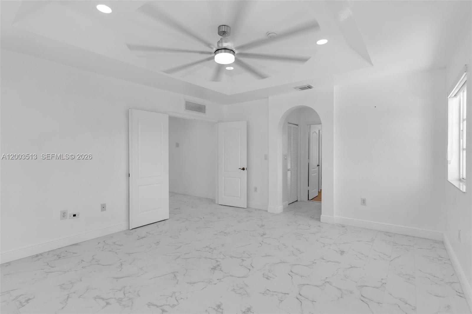 MANDARIN LAKES - Residential