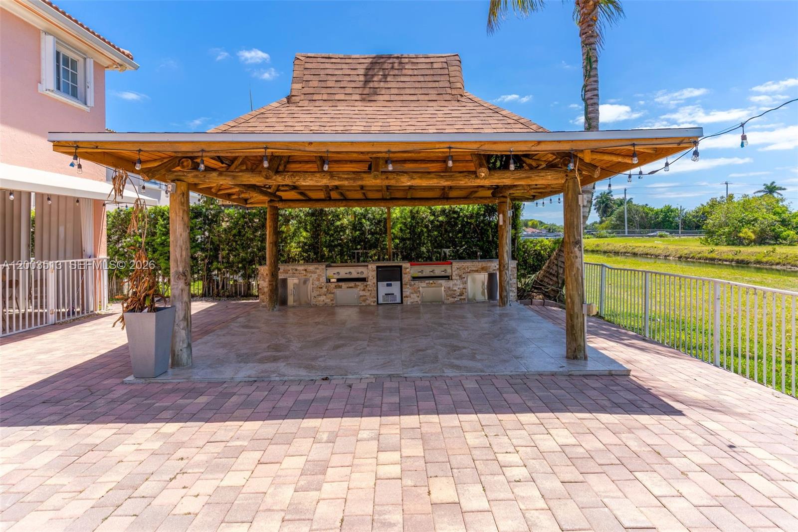 MANDARIN LAKES - Residential