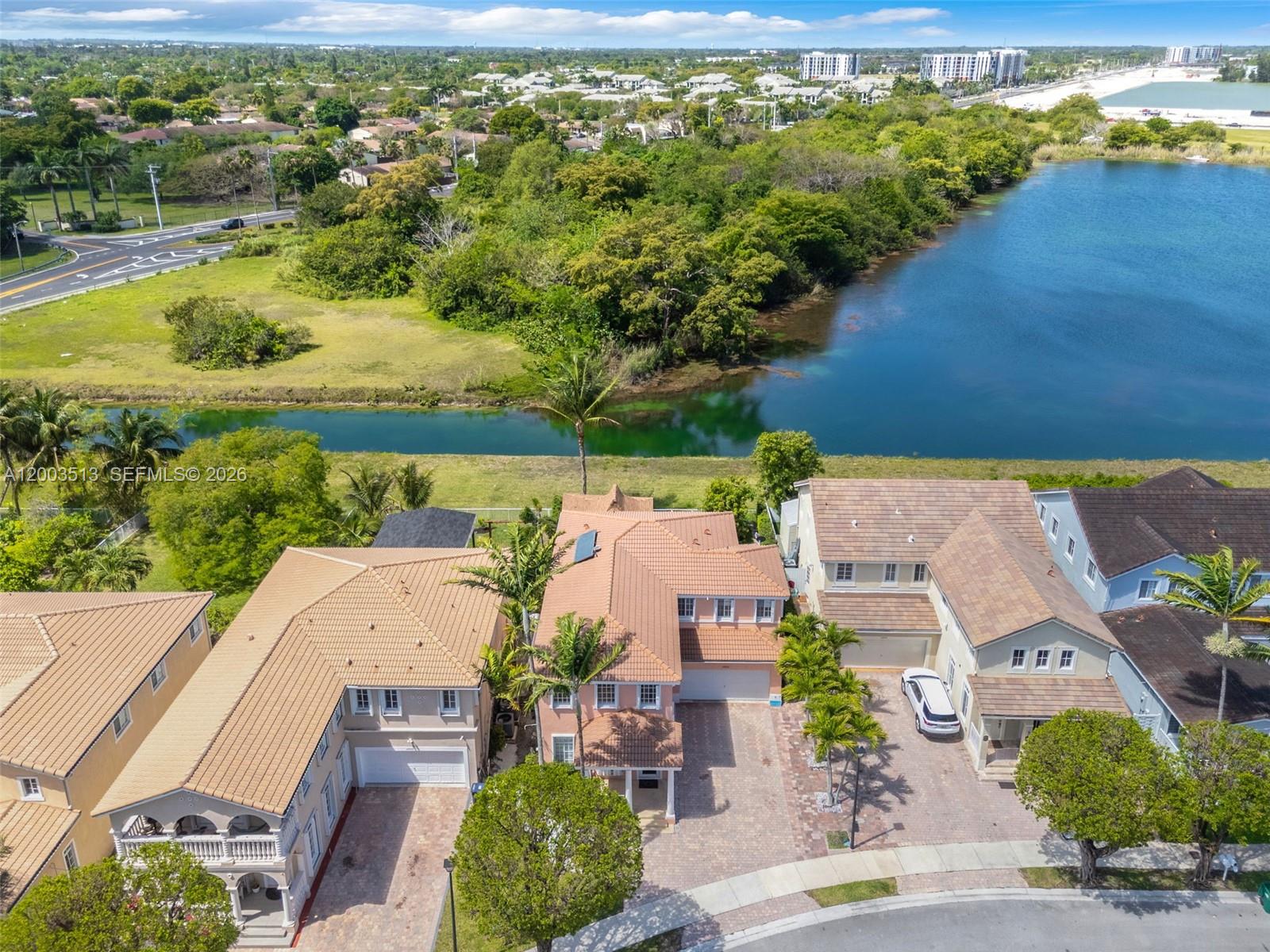 MANDARIN LAKES - Residential