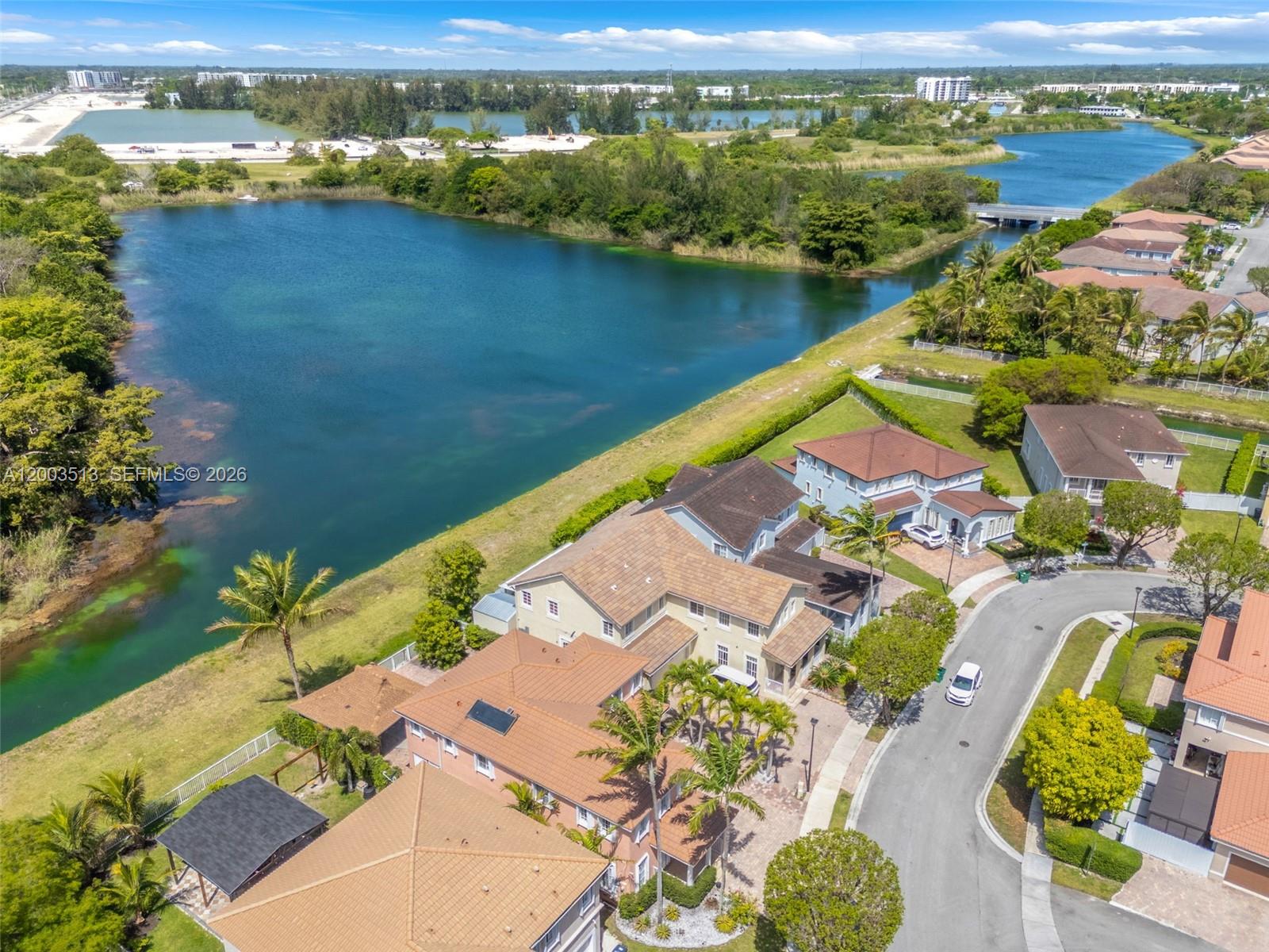 MANDARIN LAKES - Residential