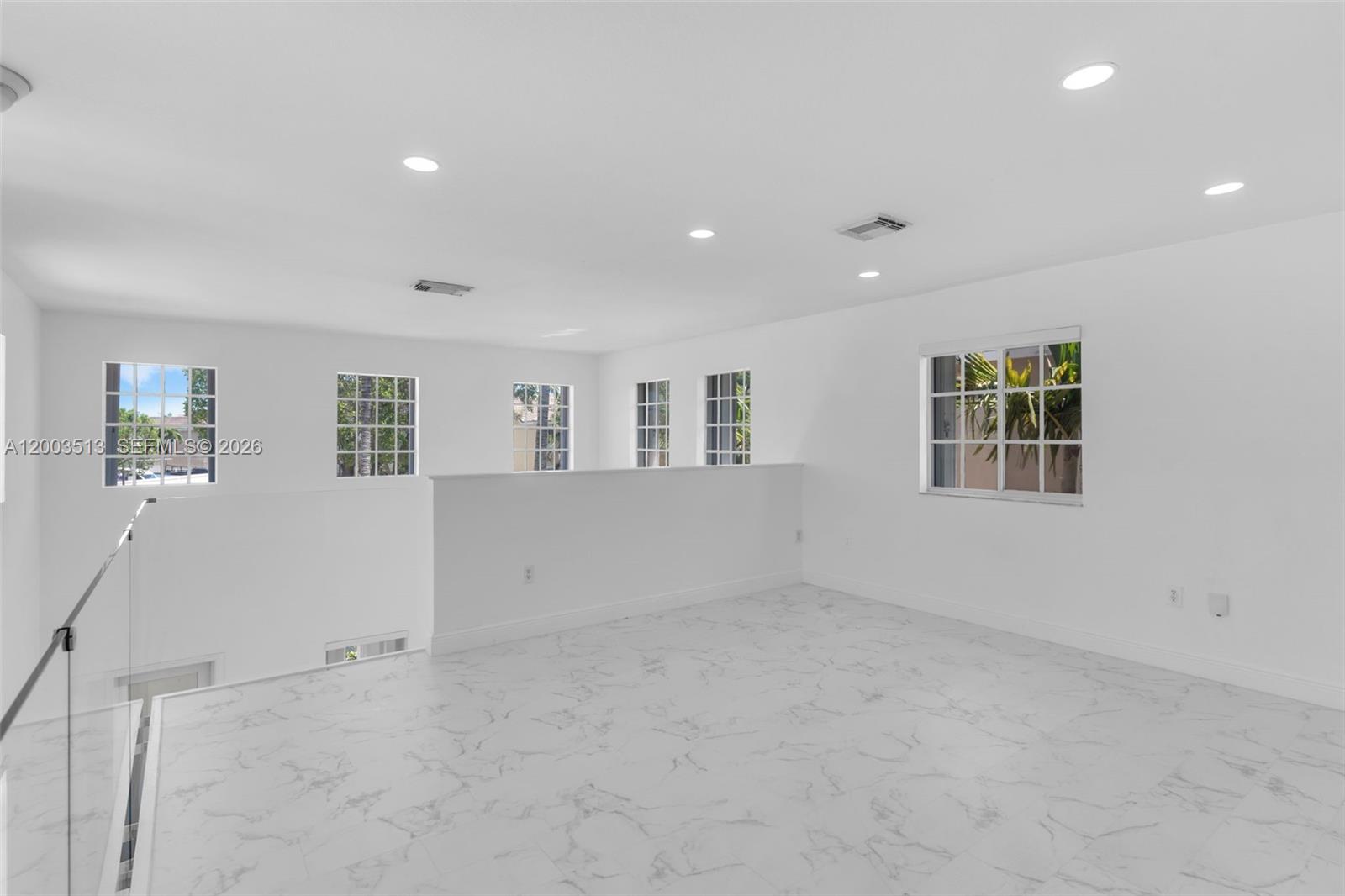 MANDARIN LAKES - Residential