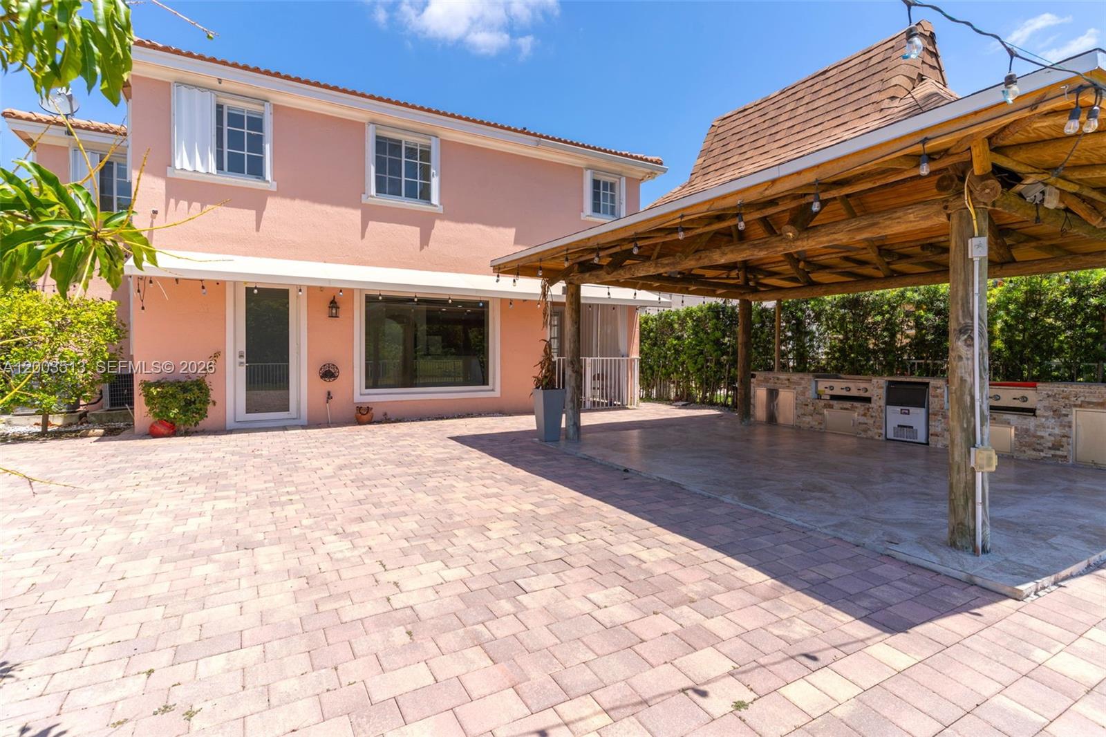 MANDARIN LAKES - Residential