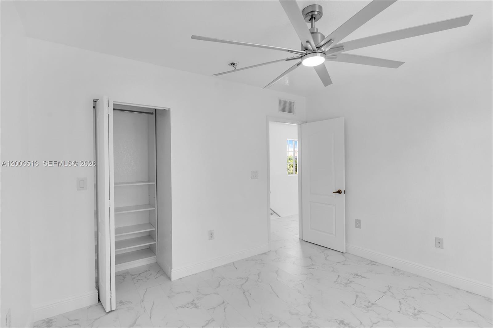 MANDARIN LAKES - Residential