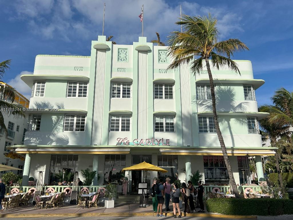 THE CARLYLE DECO HOTEL CO - Residential