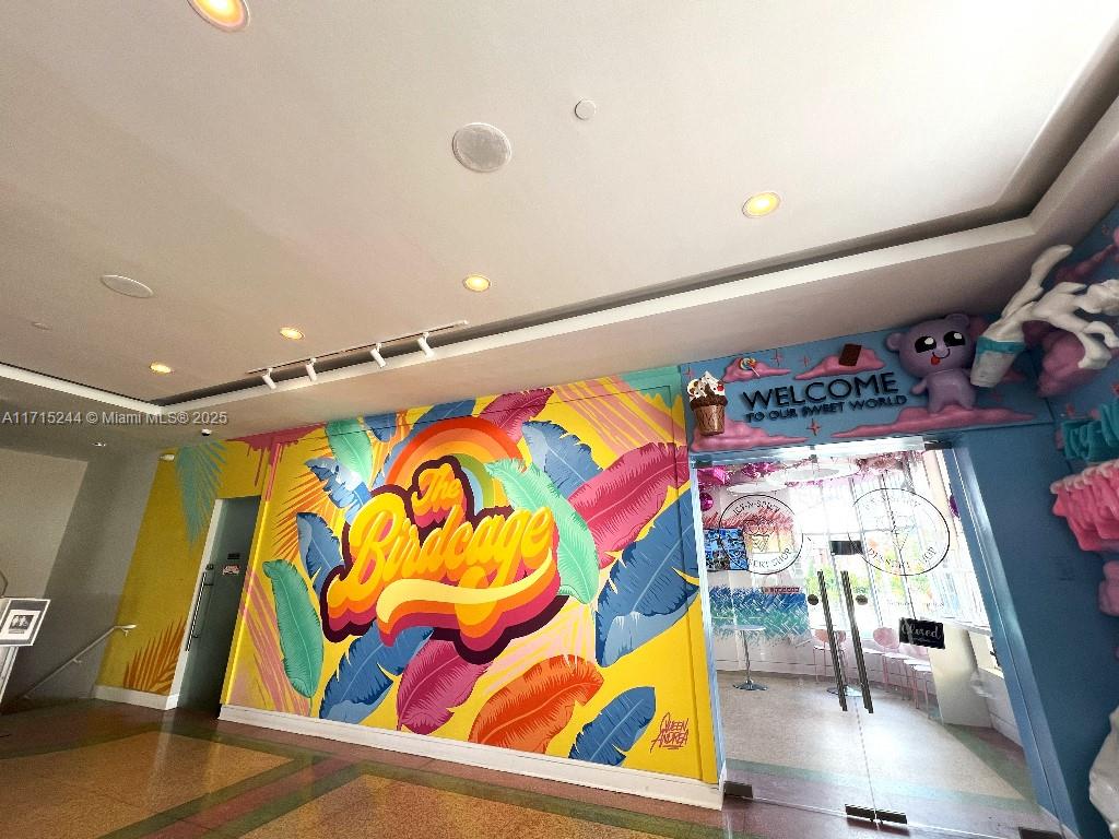 THE CARLYLE DECO HOTEL CO - Residential