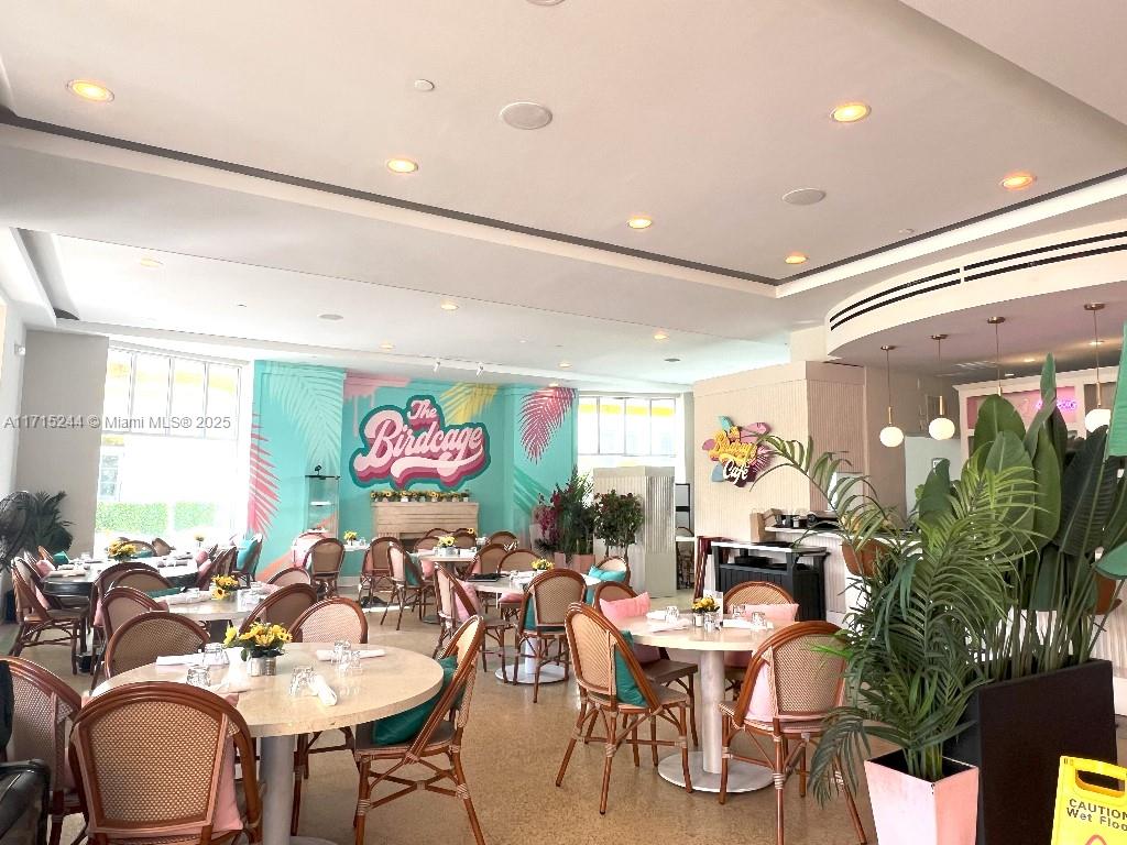 THE CARLYLE DECO HOTEL CO - Residential