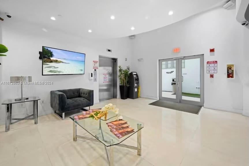 THE STRAND ON OCEAN DRIVE - Residential