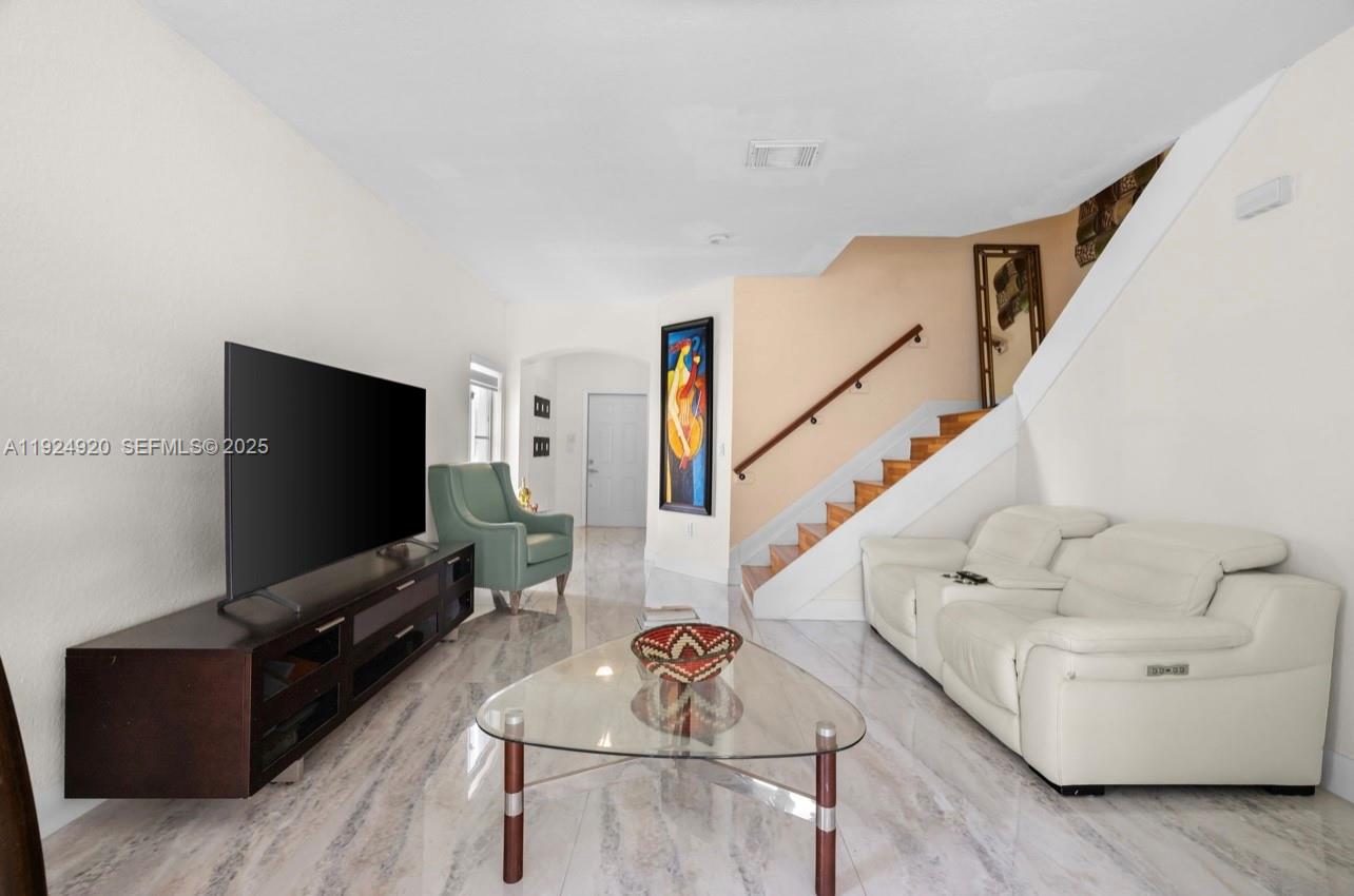 LEEWARD AT ISLANDS AT DOR - Residential