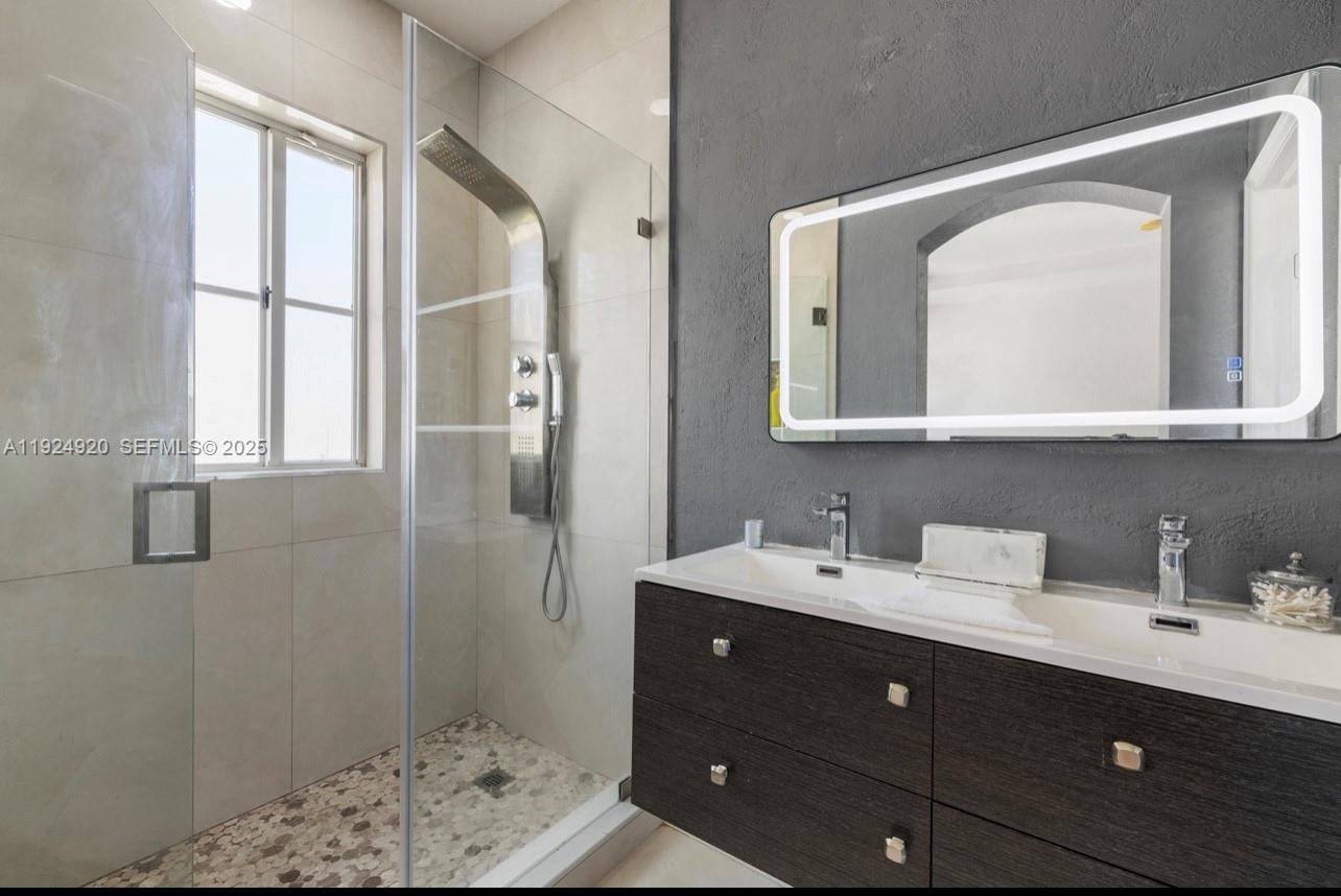 LEEWARD AT ISLANDS AT DOR - Residential