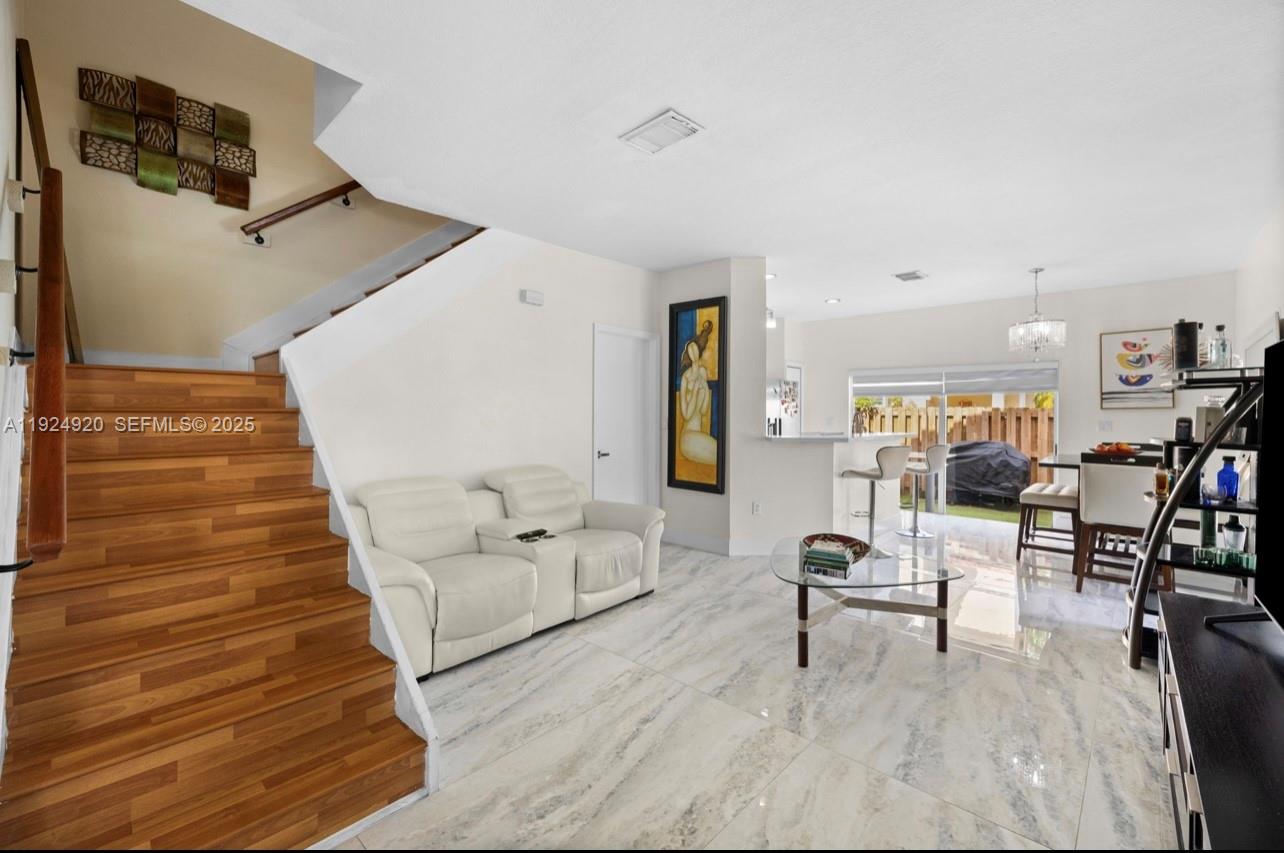 LEEWARD AT ISLANDS AT DOR - Residential