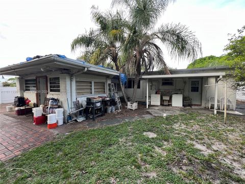 A home in Biscayne Park