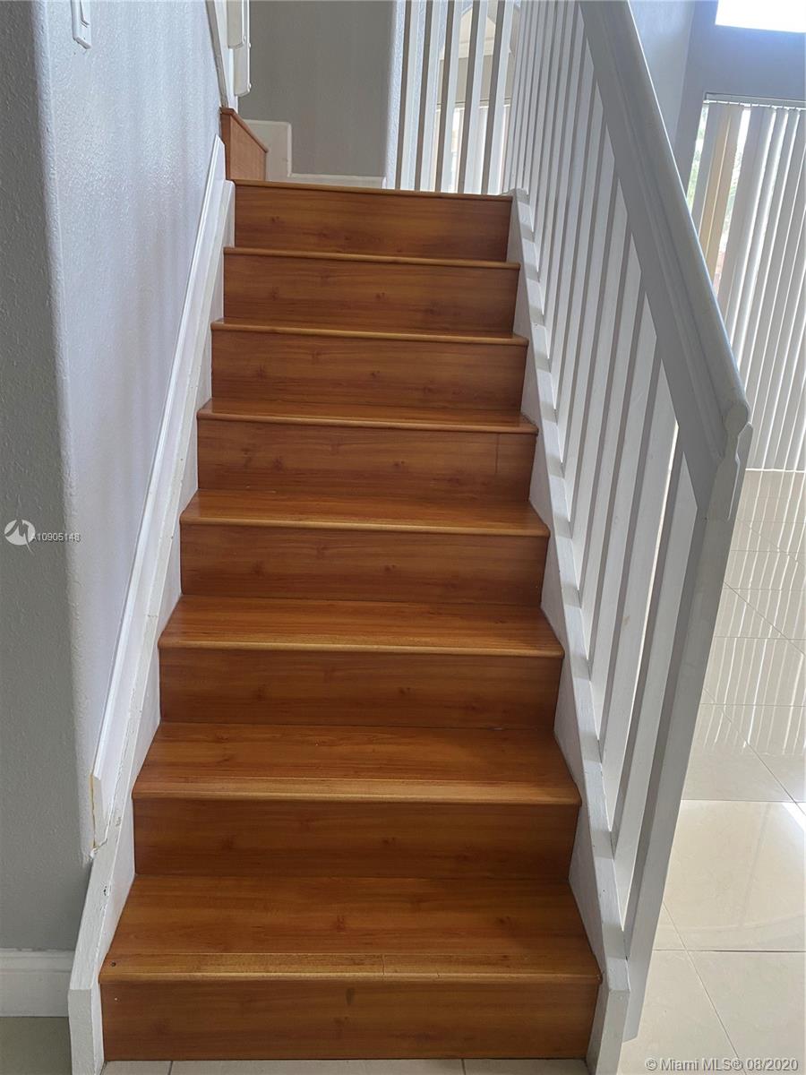 DORAL SOUTHEAST PATIO-HOM - Residential Lease