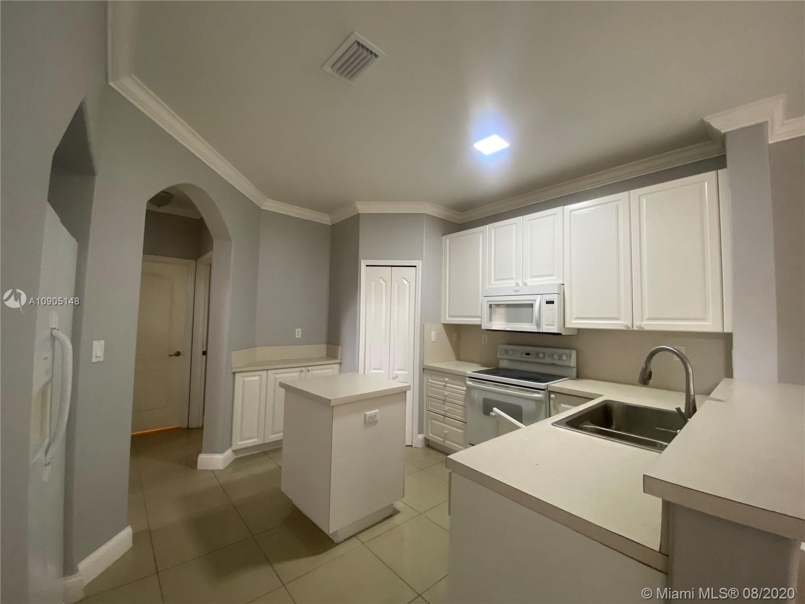 DORAL SOUTHEAST PATIO-HOM - Residential Lease