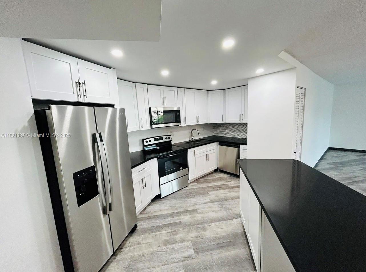 800 Parkview Dr 612, Hallandale Beach, Broward County, Florida - 1 Bedrooms  
1 Bathrooms - 