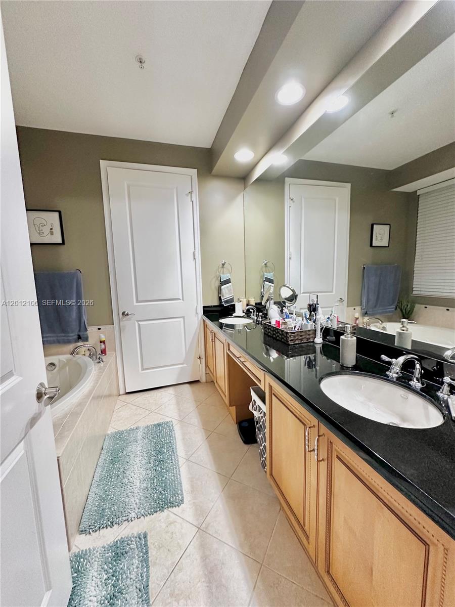 VILLA BIARRITZ CONDO - Residential