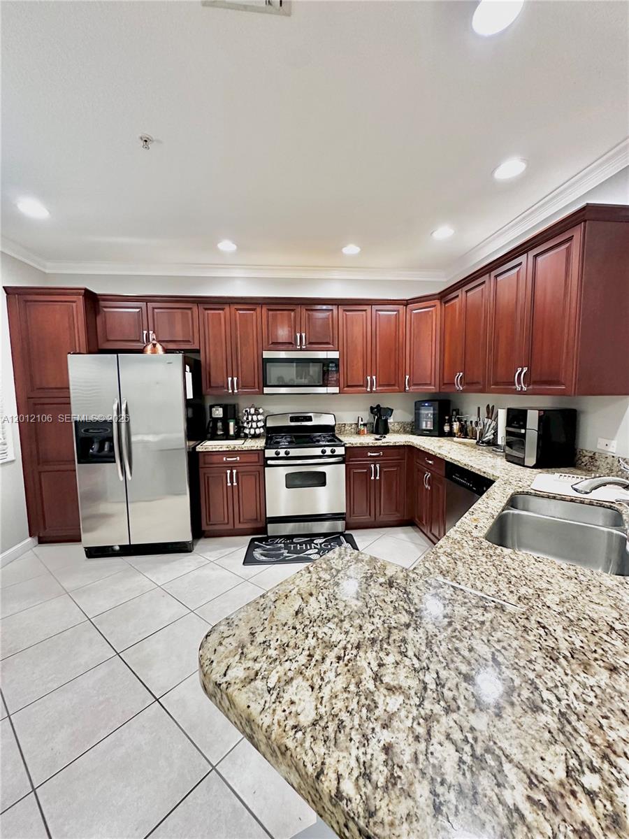 VILLA BIARRITZ CONDO - Residential