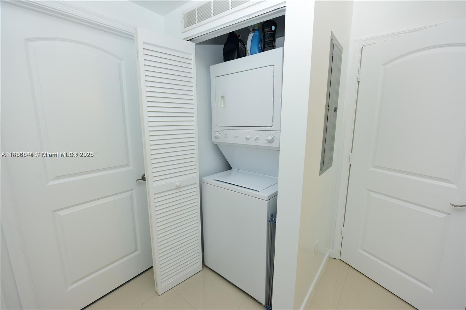 TOSCANO CONDO - Residential