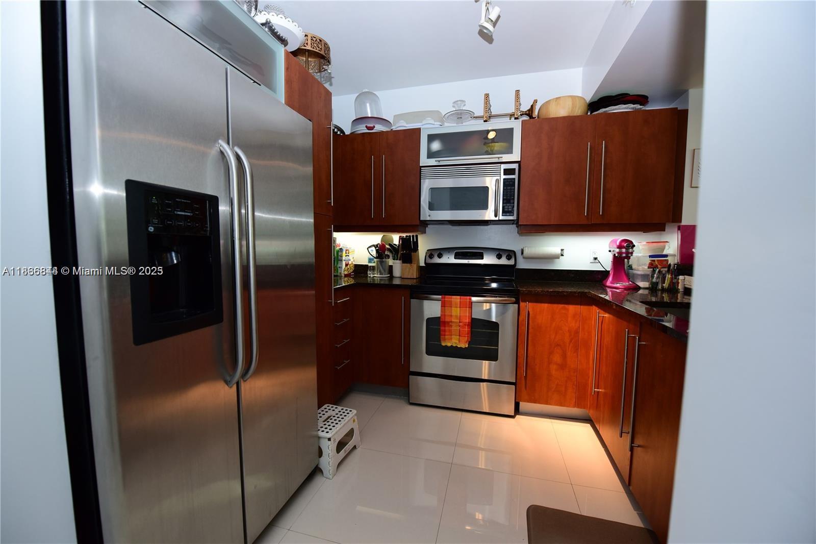 TOSCANO CONDO - Residential