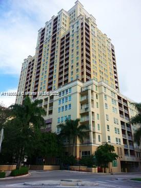 Very Quite & cozy 1/1 unit with Meditation garden view in Mint Conditions! Live in the center of it all right in front of Dadeland Mall, with easy access to public transportation, and walking distance to Bar and restaurants. The Building is very secure and has lots of amenities: pool deck, gym, sauna, clubhouse, meditation garden & concierge 24 Hrs. The unit features white porcelain floors, stainless-steel appliances, granite countertops, washer & dryer inside the unit. Very easy to show! Just bring your client!