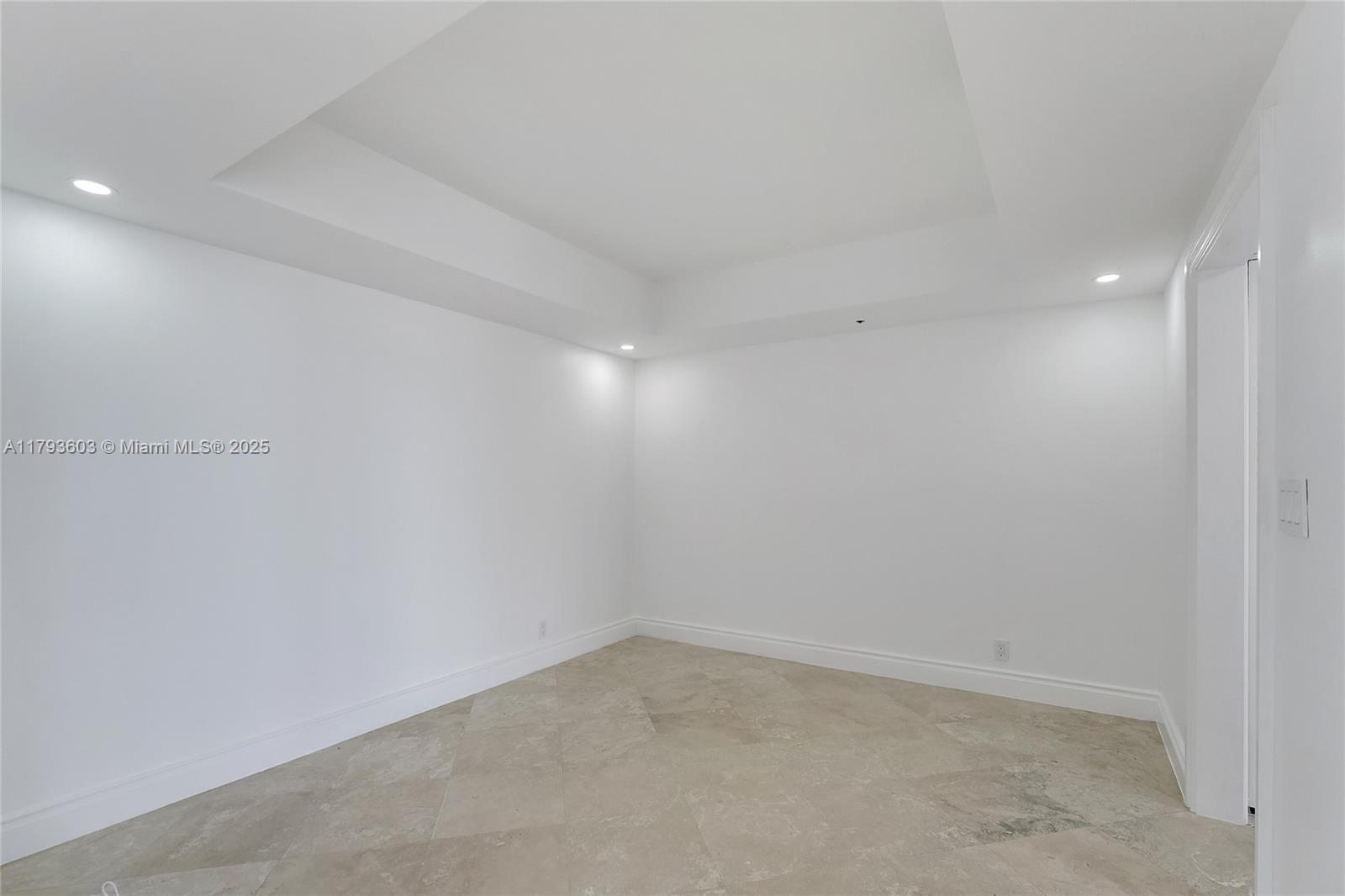 1581 Brickell Ave PH102
