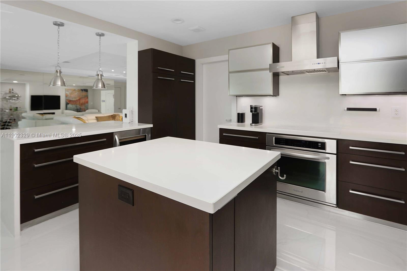 VENICE 8-12 B - Residential