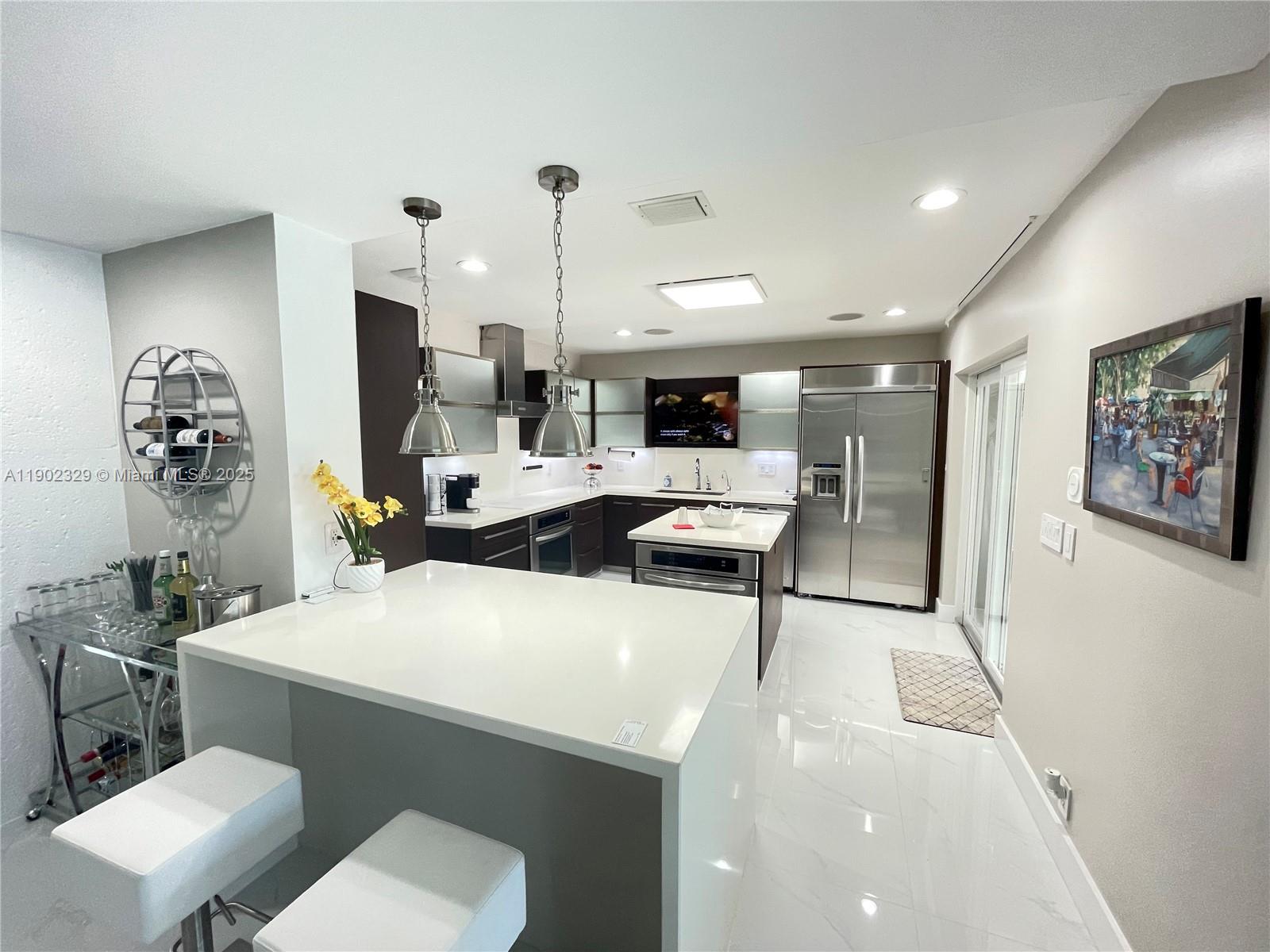 VENICE 8-12 B - Residential