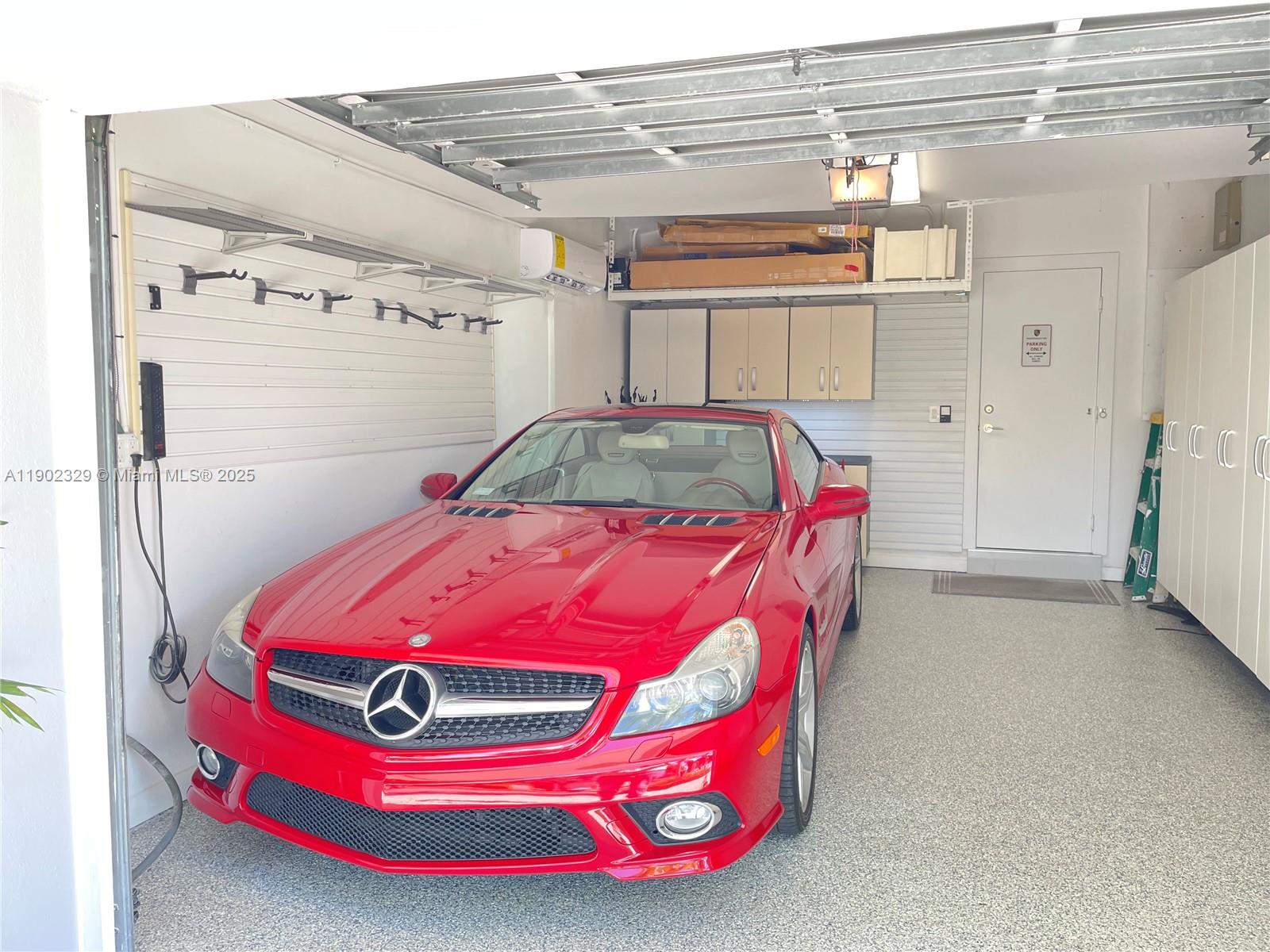 VENICE 8-12 B - Residential