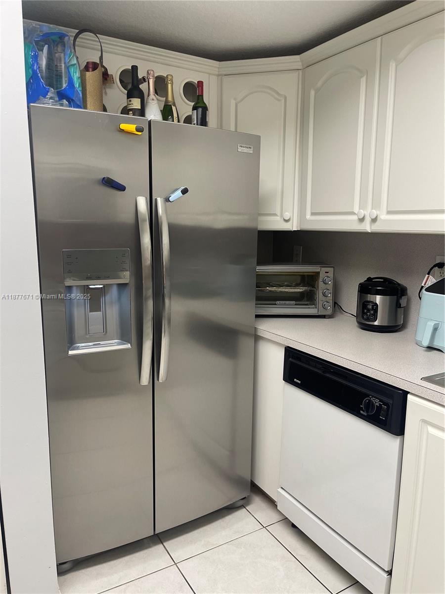 POINCIANA LAKES VILLAS CO - Residential Lease