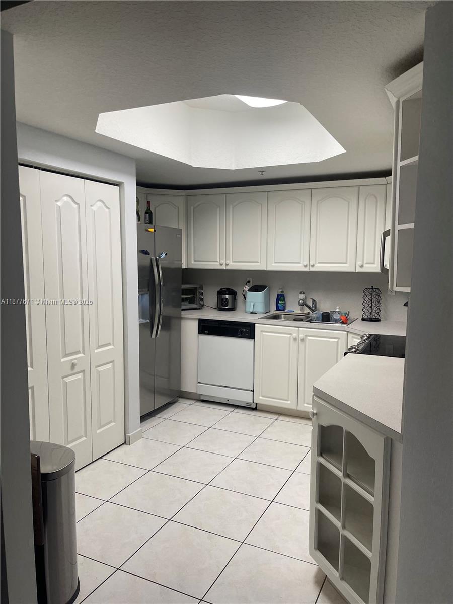 POINCIANA LAKES VILLAS CO - Residential Lease