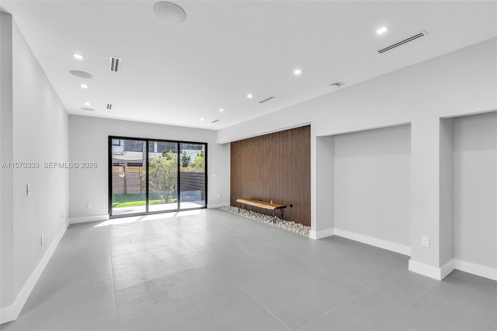 LAUDERDALE - Residential