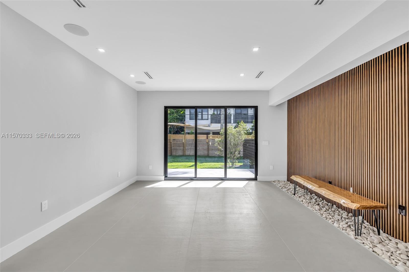 LAUDERDALE - Residential