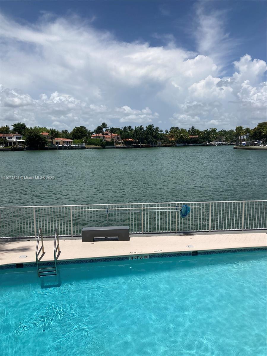 5880 Collins Ave 404, Miami Beach, Miami-Dade County, Florida - 1 Bedrooms  
1 Bathrooms - 