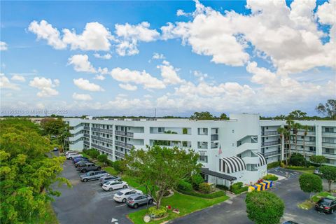 Photo of 6698 N 10th Ave N #218, Lake Worth, FL 33467 (MLS # A11905210)