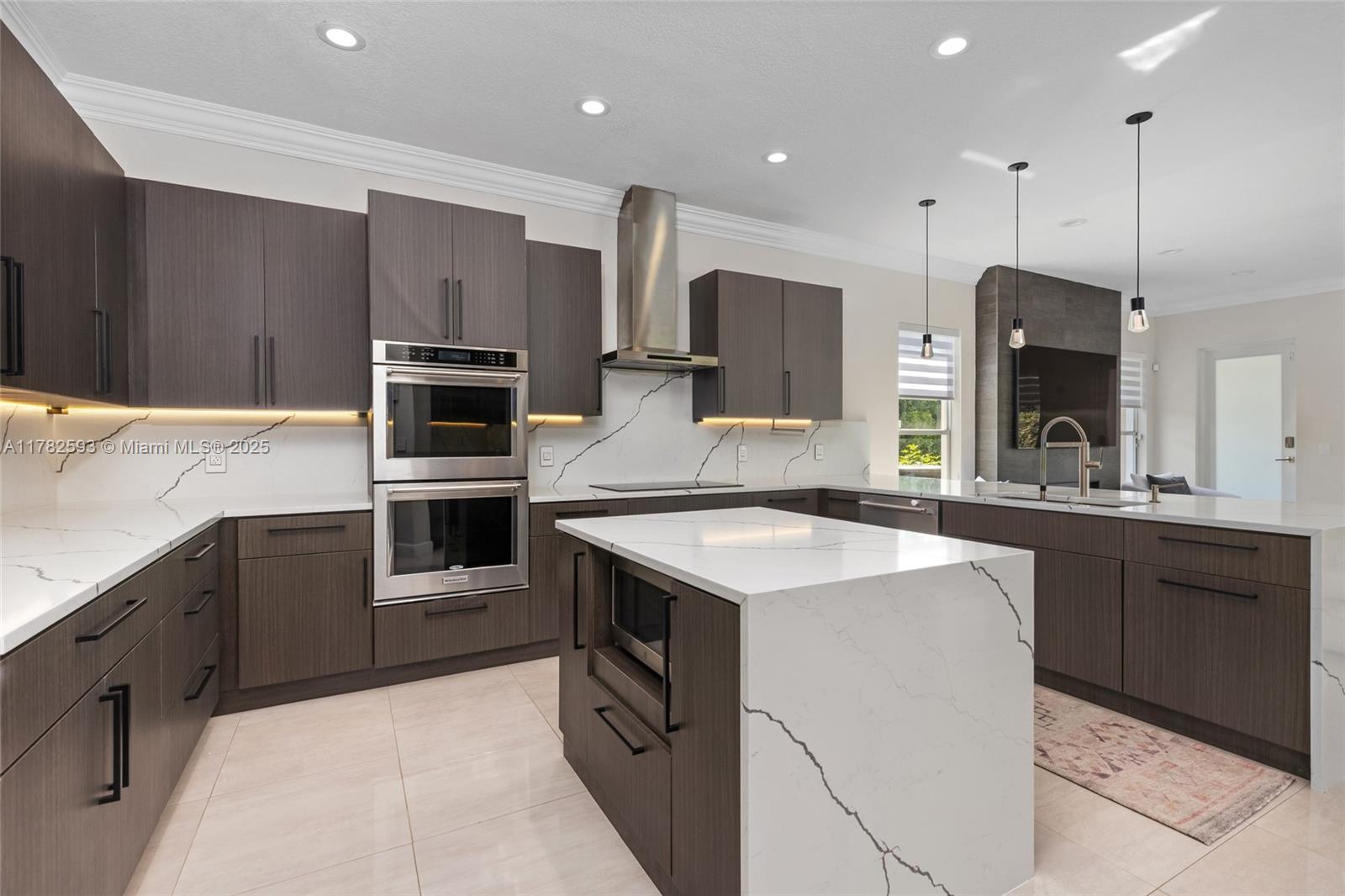 LONG LAKE RANCHES - Residential