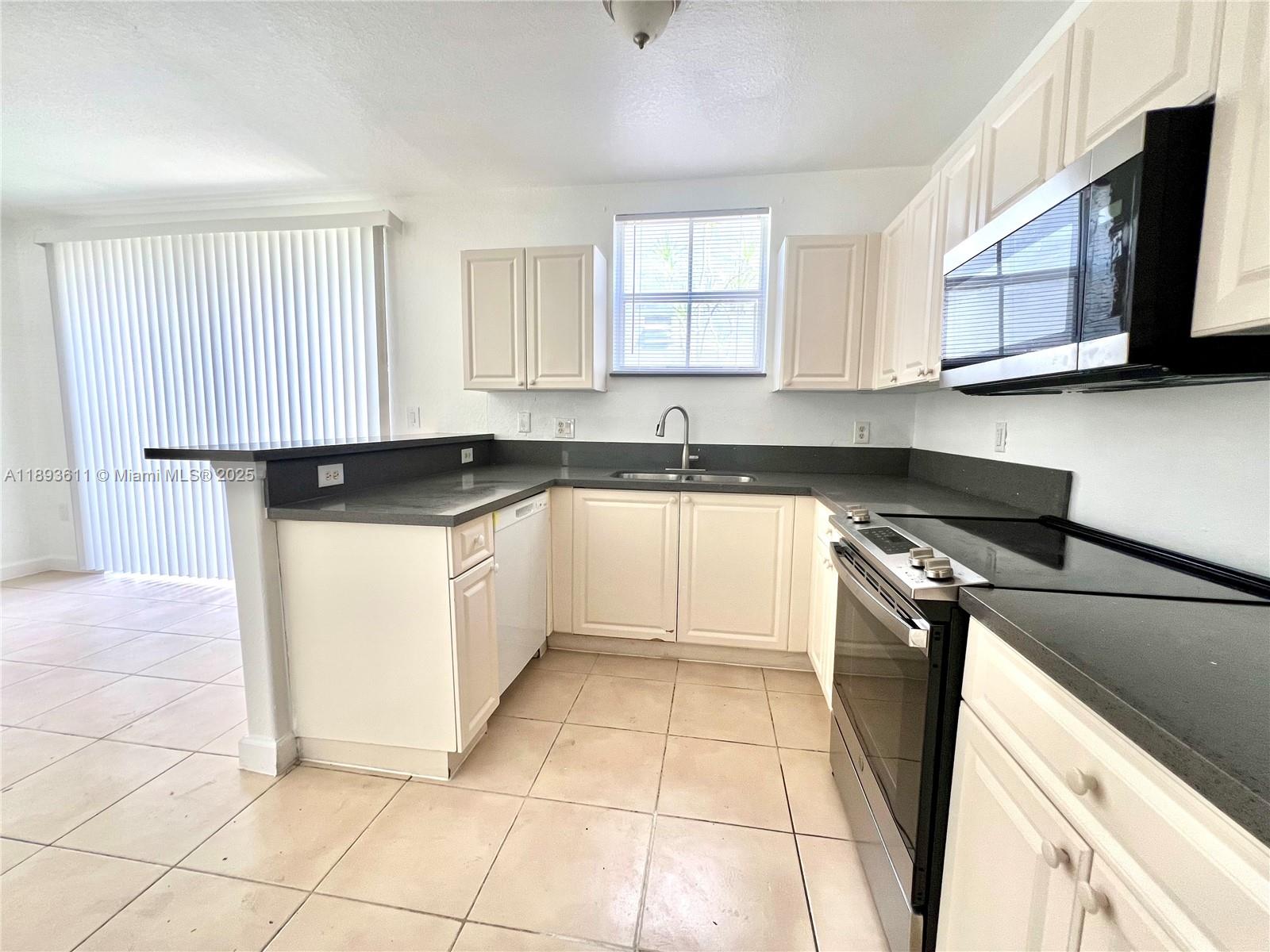 SHOMA HOMES SPLENDIDO CON - Residential Lease