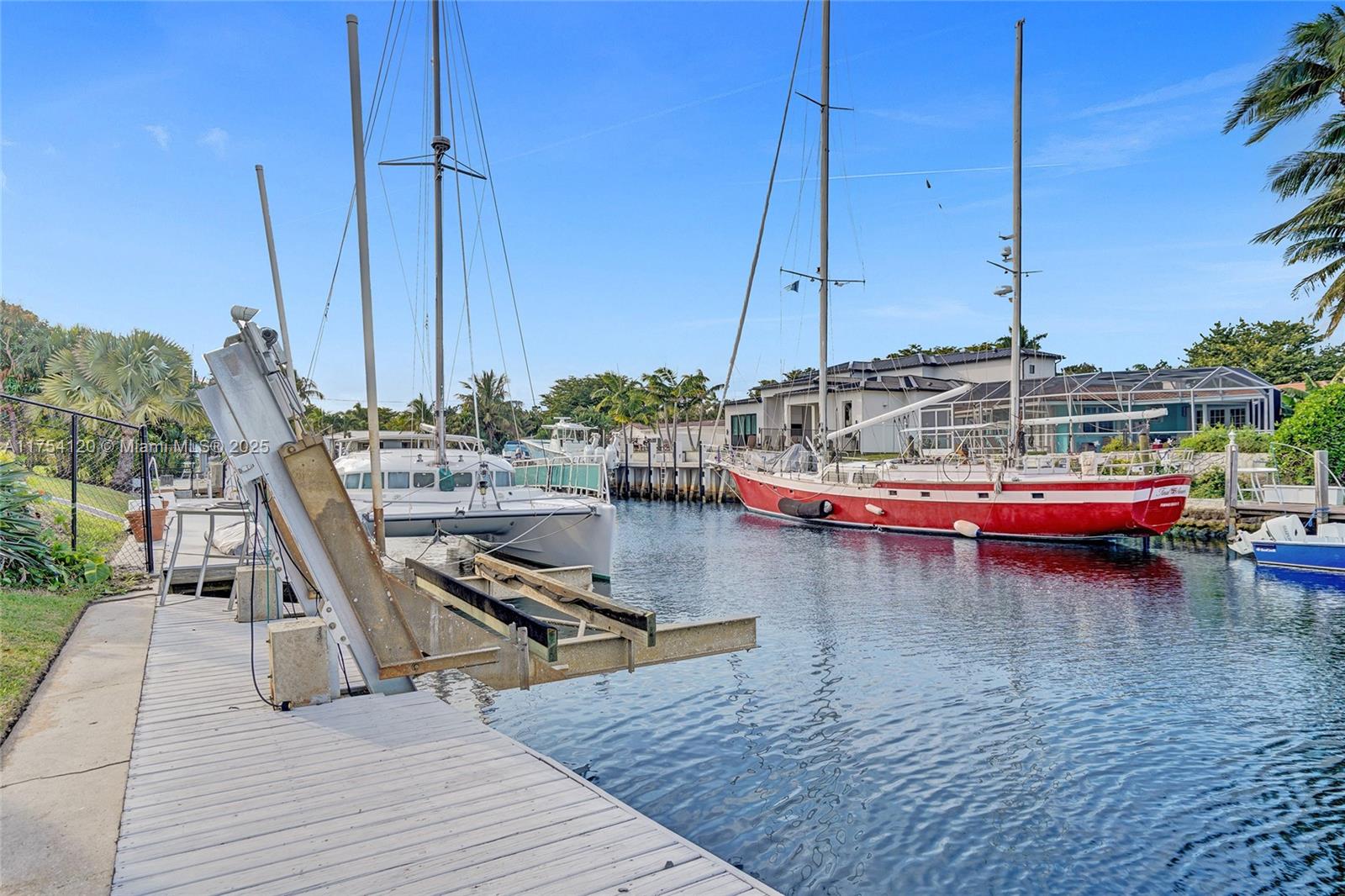HILLSBORO HARBOR UNIT C - Residential