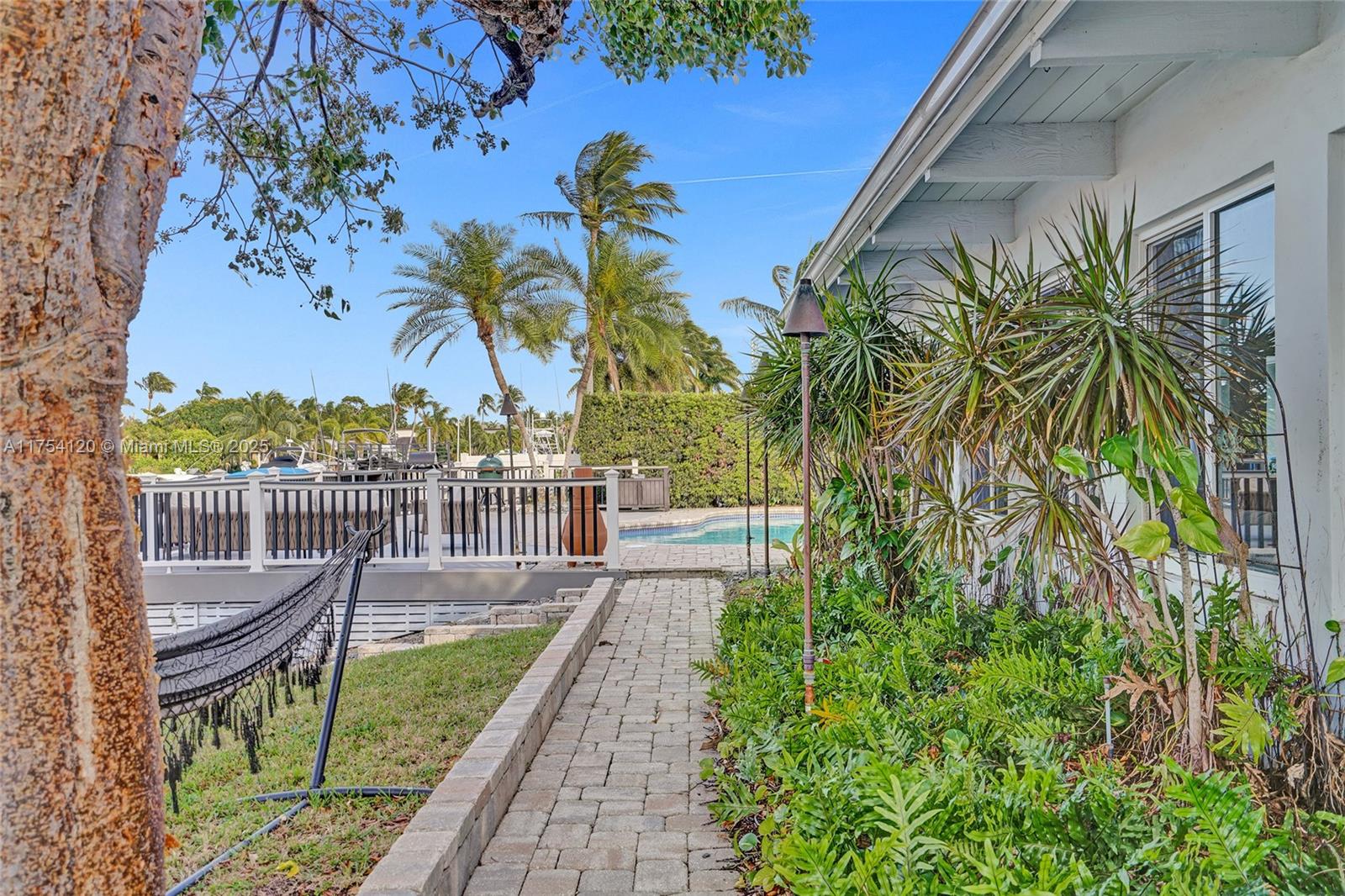 HILLSBORO HARBOR UNIT C - Residential