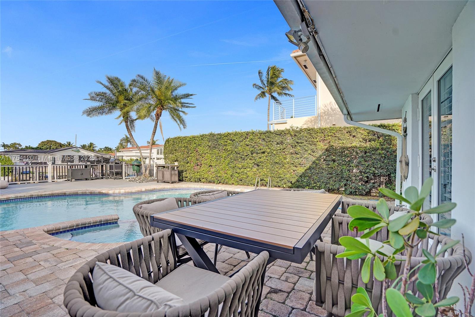 HILLSBORO HARBOR UNIT C - Residential